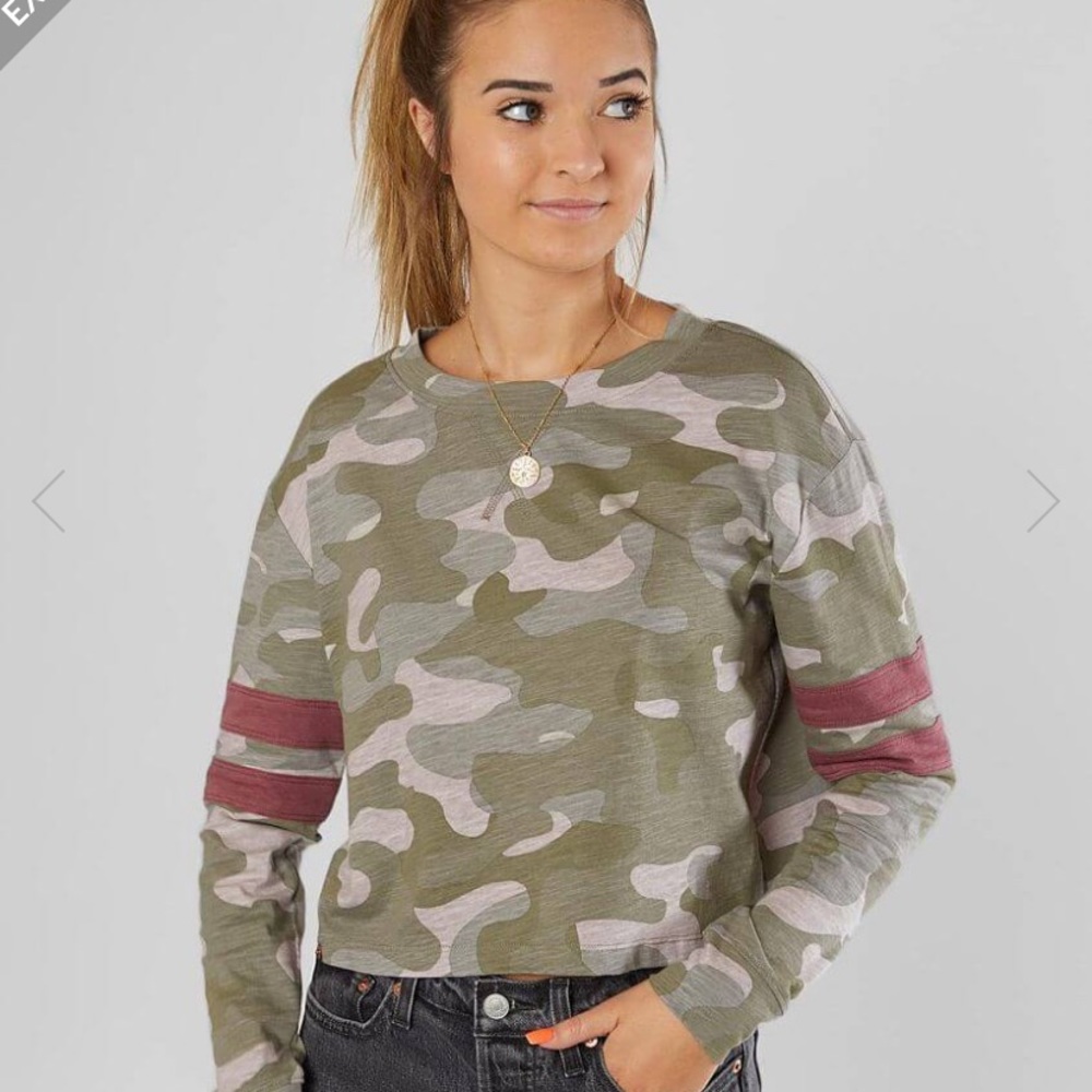 HP🎉NWT Cropped Camo T-shirt - Picture 2 of 4